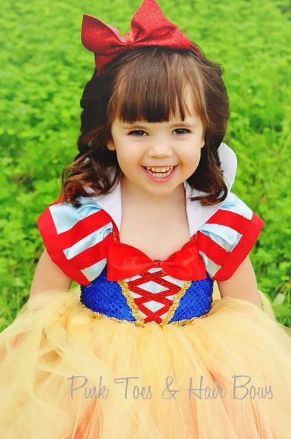 Robe tutu blanche neige , outlets tutu dress snow white 4, 6 years